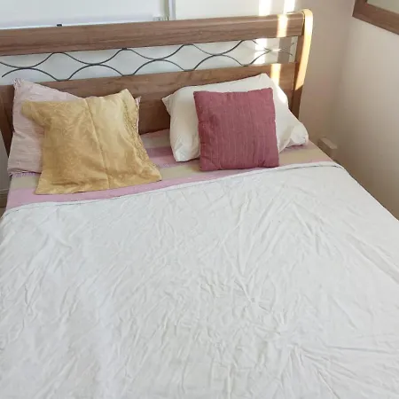 2 Bedroom With View Of 아파트 라르나카